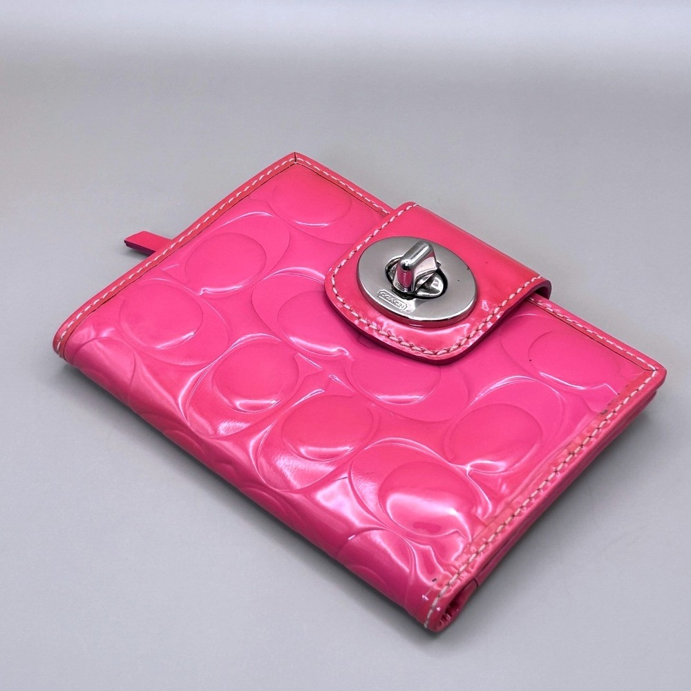Coach Y2K Pink Patent Leather Signature C Embossed Silver Turnlock Medium Wallet - Picture 4 of 14